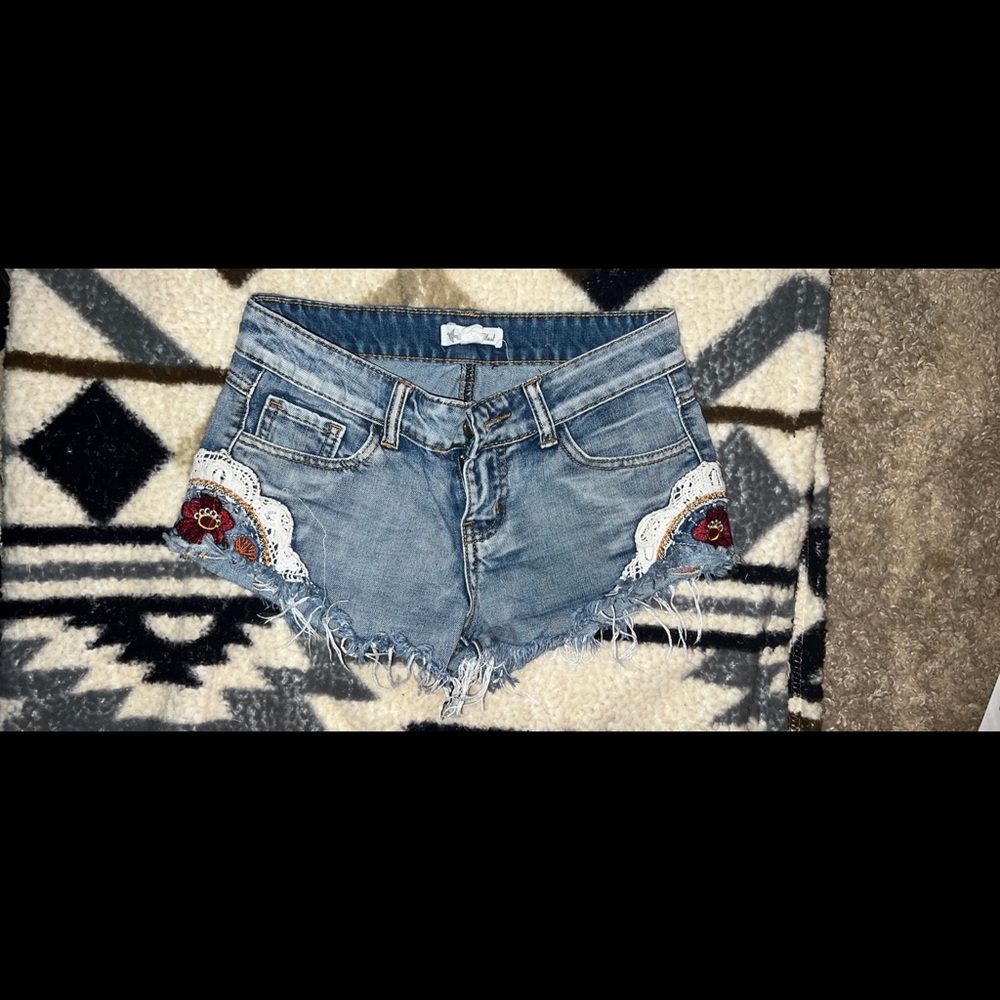 Embroidered boutique shorts